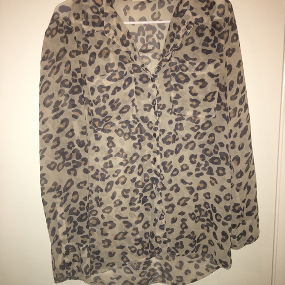 Leslie’s print sheer button down blouse - Picture 1 of 2